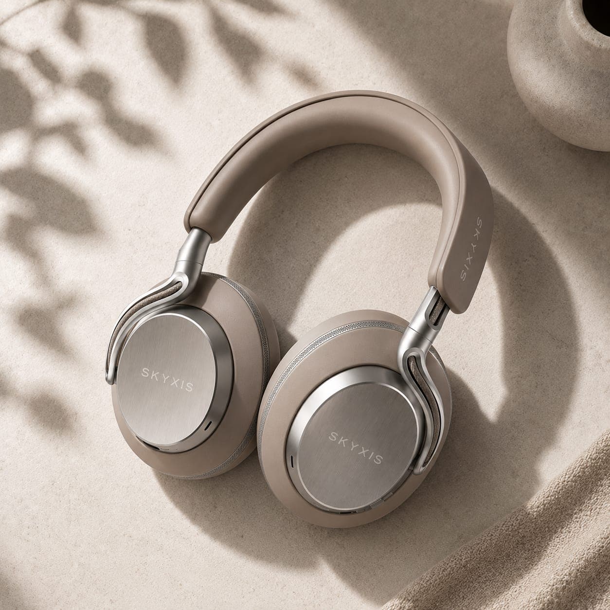 Skyxis Pulse headphones, top-down view
